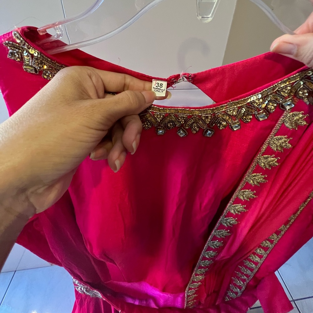 Stunning Anarkali Bollywood Outfit, size 38 (size 2 US) - Picture 11 of 11